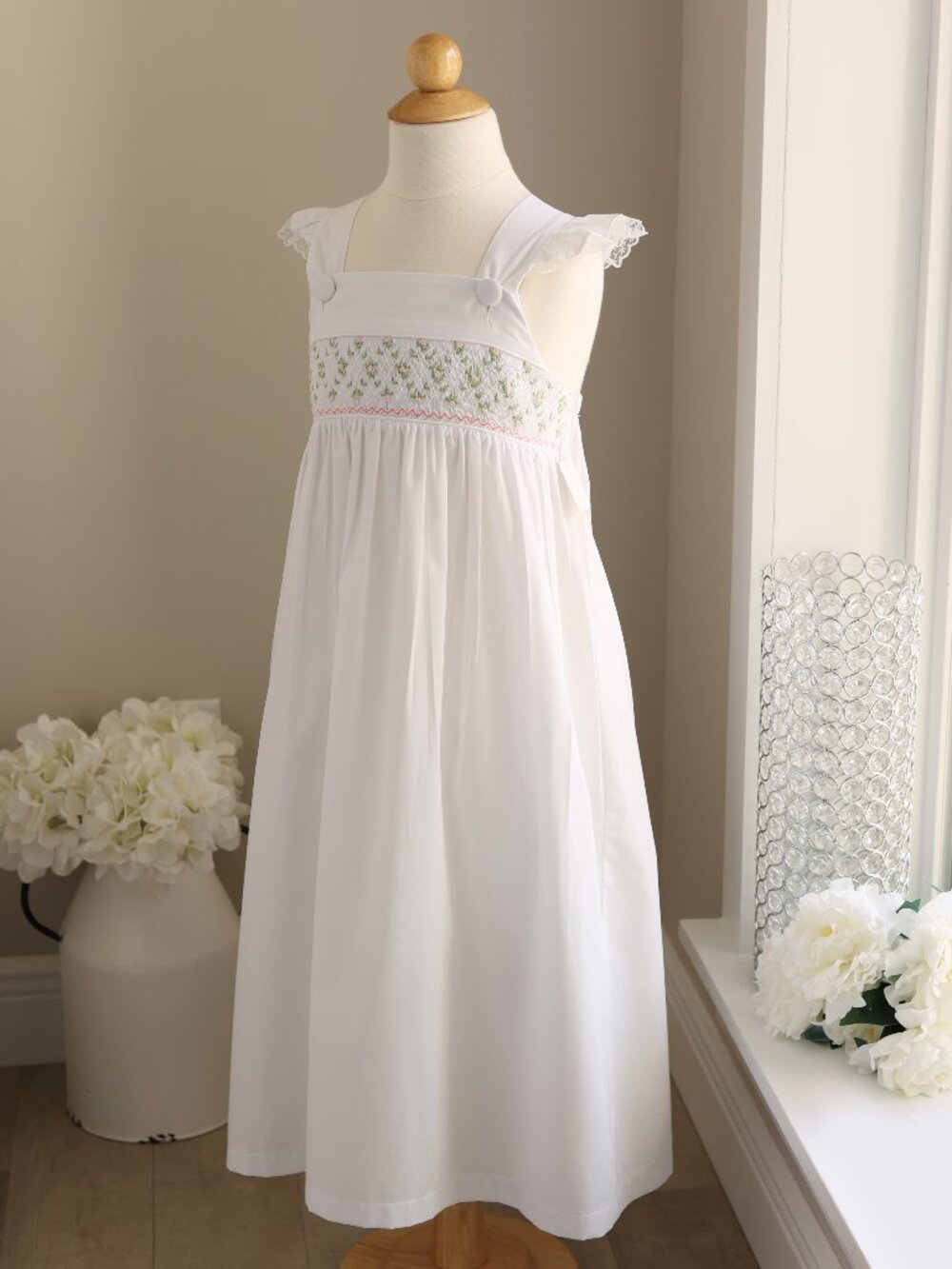 White Smocked Dress Flutter Sleeve Empire Waist Summer Spring New Size 7/8